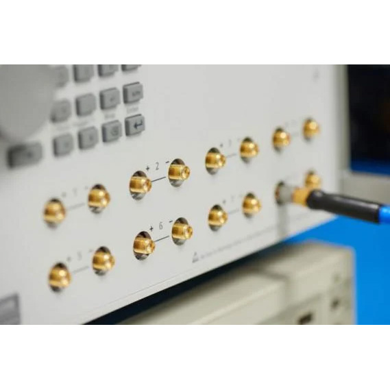 AWG5200 系列任意波形发生器